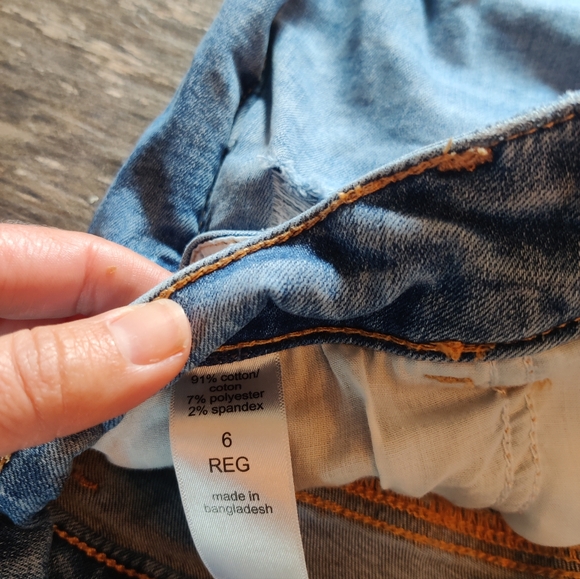 Maurices high rise M jeans - Picture 3 of 5